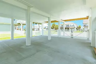 13930 Pirates Beach Blvd, Galveston, TX 77554 - Photo 19