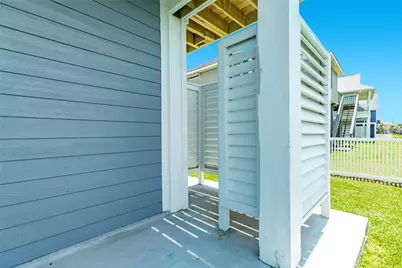 13930 Pirates Beach Boulevard, Galveston, TX 77554 - Photo 23