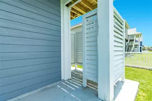 13930 Pirates Beach Blvd, Galveston, TX 77554 - Photo 23