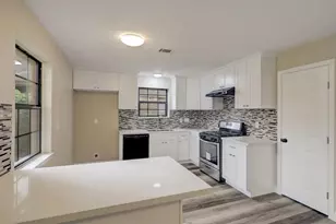 2606 Hillshire Dr, Deer Park, TX 77536 - Photo 5