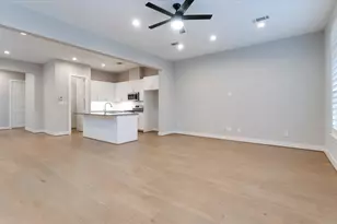 5834 Kiam St, Houston, TX 77007 - Photo 11