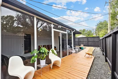 7902 Richmond Avenue, Houston, TX 77063 - Photo 9