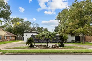 7902 Richmond Ave, Houston, TX 77063 - Photo 3