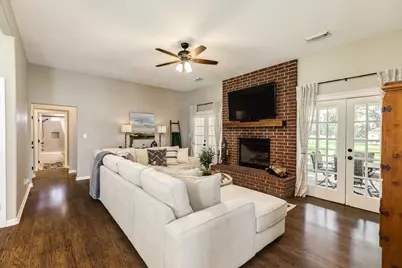 1619 Flintlock Court, Angleton, TX 77515 - Photo 13