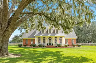 1619 Flintlock Ct, Angleton, TX 77515 - Photo 1