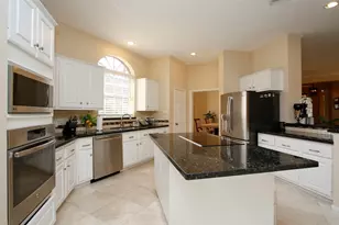 19 E Sunny Slope Cir, The Woodlands, TX 77381 - Photo 9