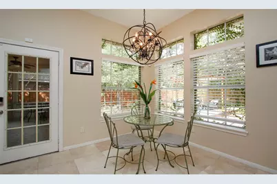19 E Sunny Slope Circle, The Woodlands, TX 77381 - Photo 15