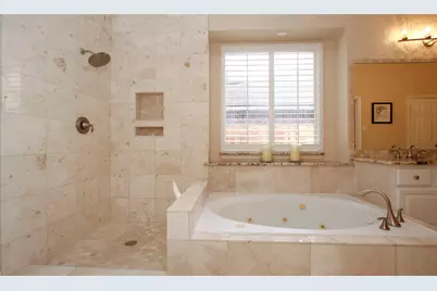 19 E Sunny Slope Circle, The Woodlands, TX 77381 - Photo 25
