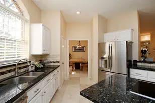 19 E Sunny Slope Cir, The Woodlands, TX 77381 - Photo 11