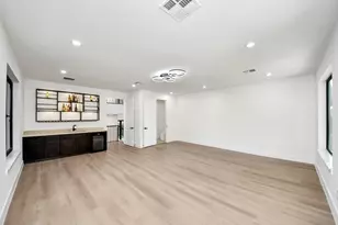 4708 Laurel St, Bellaire, TX 77401 - Photo 27