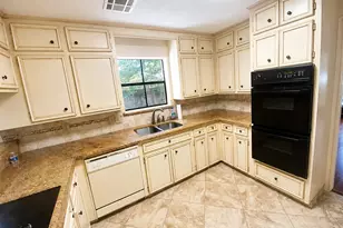 2058 Parkdale Dr, Houston, TX 77339 - Photo 9