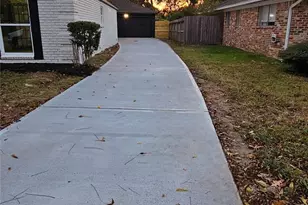 18630 Prince William Ln, Houston, TX 77058 - Photo 3