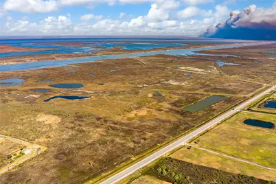 201 Tx-87, Gilchrist, TX 77617 - Photo 3