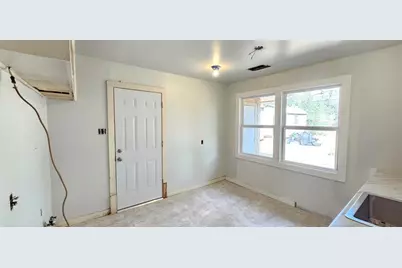 518 Azalea Avenue, Orange, TX 77630 - Photo 5