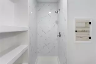 5 Tiki Cir, Tiki Island, TX 77554 - Photo 9