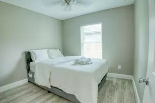 8150 Herschelwood St, Houston, TX 77033 - Photo 11