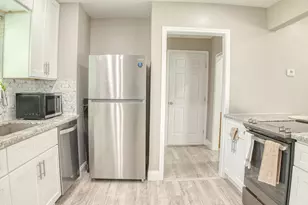 8150 Herschelwood St, Houston, TX 77033 - Photo 7