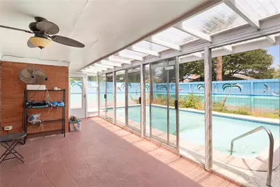 2824 E Palm Circle, Galveston, TX 77551 - Photo 5