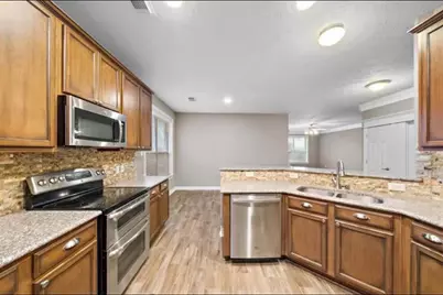 17923 Serene Shore Drive, Cypress, TX 77429 - Photo 5