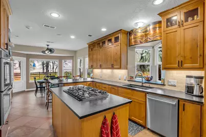 7000 Woodland Lakes Dr, Willis, TX 77378 - Photo 13