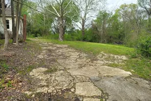 1407 Madam Queen St, Marshall, TX 75670 - Photo 3