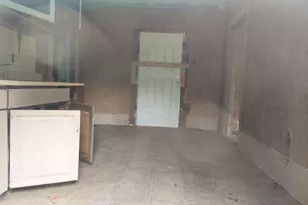 1407 Madam Queen St, Marshall, TX 75670 - Photo 9