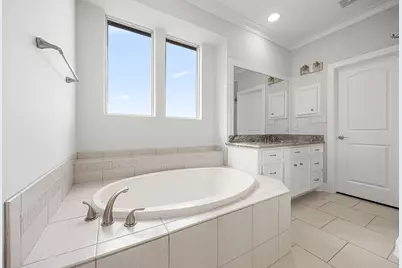 5119 Locust Street, Bellaire, TX 77401 - Photo 31