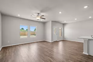 6722 Pebble Blf Ct, Cove, TX 77523 - Photo 9