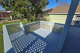 914 Avenue K, Galveston, TX 77550 - Photo 33