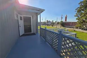 914 Avenue K, Galveston, TX 77550 - Photo 31