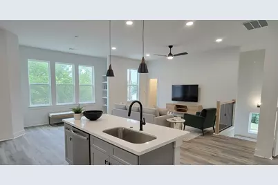 4922 Hoover Street #E, Houston, TX 77092 - Photo 3