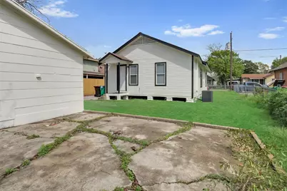 115 E James Street, Baytown, TX 77520 - Photo 9