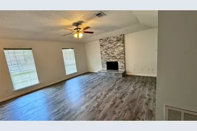 2511 Maple Tree Court, Stafford, TX 77477 - Photo 7