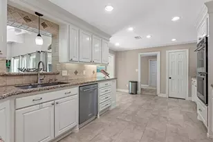 227 Faust Ln, Houston, TX 77024 - Photo 11
