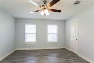 1140 Glenda St, Pearland, TX 77581 - Photo 9