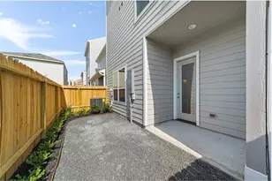 11013 Cres Light Way, Houston, TX 77043 - Photo 11