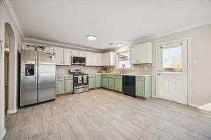 10503 Alex Dr, Needville, TX 77461 - Photo 9