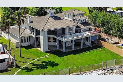 135 1st Street, Dickinson, TX 77539 - Photo 1