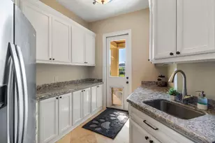 13 Pleasant Shadows Dr, Spring, TX 77389 - Photo 9