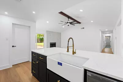 10730 Wickersham Lane, Houston, TX 77042 - Photo 21