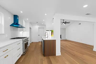 10730 Wickersham Lane, Houston, TX 77042 - Photo 15