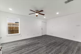 8631 Peachtree St, Houston, TX 77016 - Photo 3