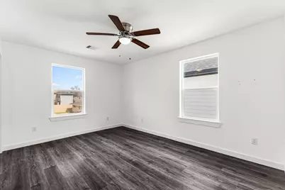 8631 Peachtree Street, Houston, TX 77016 - Photo 13