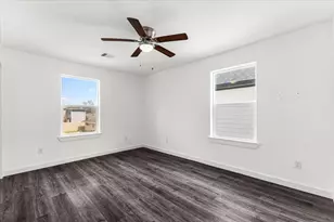 8631 Peachtree St, Houston, TX 77016 - Photo 13