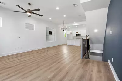 2806 Versailles Oak Lane, Houston, TX 77092 - Photo 3