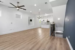 2806 Versailles Oak Ln, Houston, TX 77092 - Photo 3