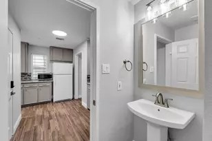 1829 Bering Dr, Houston, TX 77057 - Photo 11