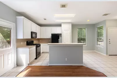 229 E Summerhaze Circle, The Woodlands, TX 77382 - Photo 11