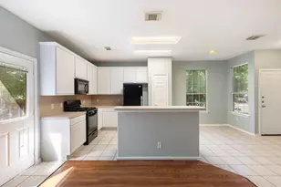 229 E Summerhaze Circle, The Woodlands, TX 77382 - Photo 11