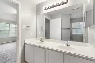 229 E Summerhaze Circle, The Woodlands, TX 77382 - Photo 33